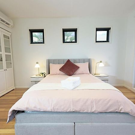 Luxury 7Brm Entire House Lakeview Blackswans Wifi Bbq Resort Point Cook Εξωτερικό φωτογραφία