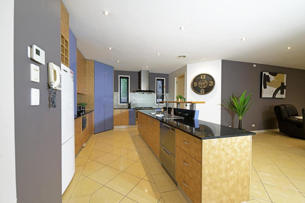 Luxury 7Brm Entire House Lakeview Blackswans Wifi Bbq Resort Point Cook Εξωτερικό φωτογραφία