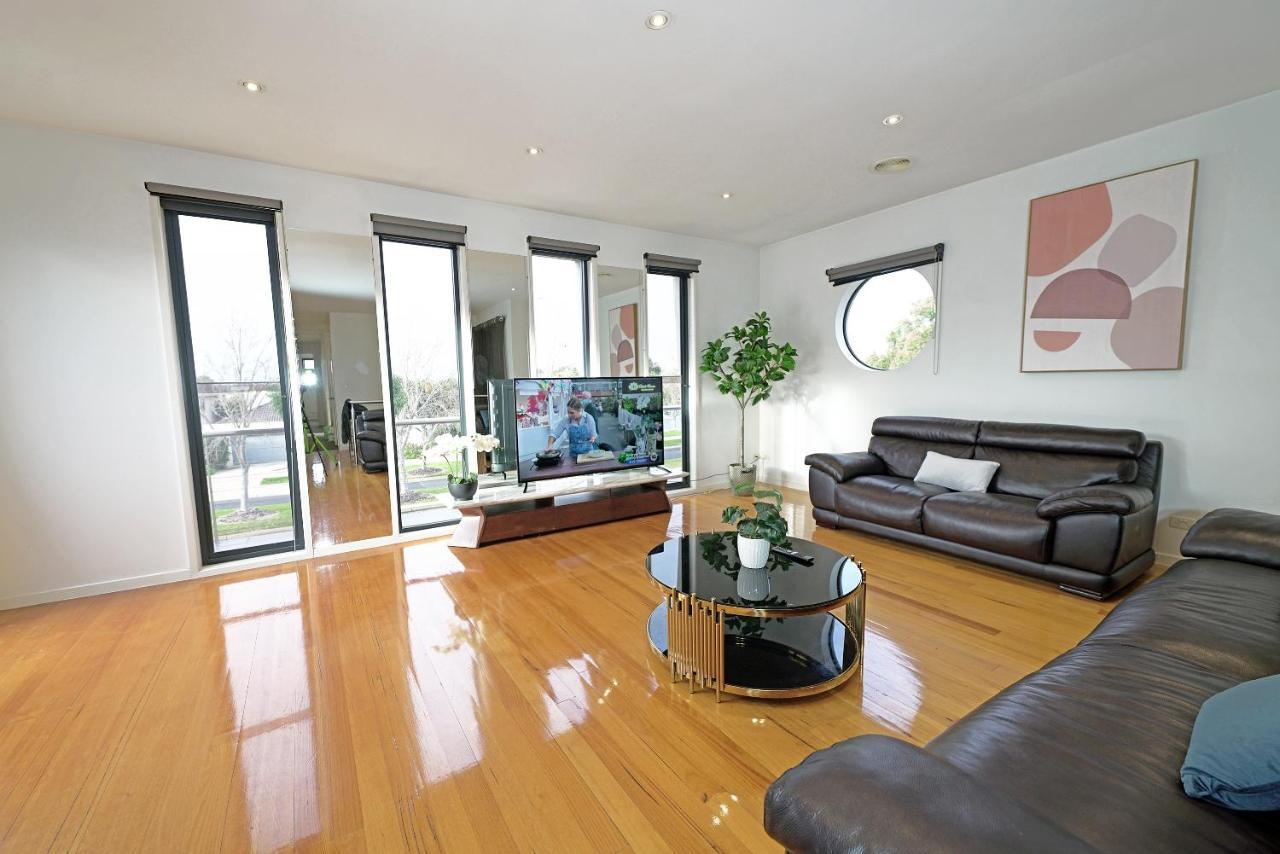 Luxury 7Brm Entire House Lakeview Blackswans Wifi Bbq Resort Point Cook Εξωτερικό φωτογραφία